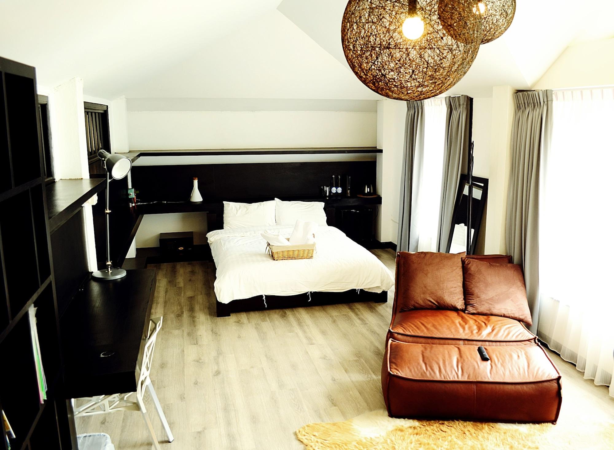 Early Bird Bed & Breakfast (Adults Only) Chiang Mai Exterior foto